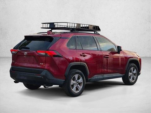 Used 2022 Toyota RAV4 XLE w/ Convenience Package FWD image 4