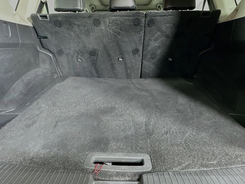 Used 2023 Nissan Rogue SV w/ SV Premium Package image 28