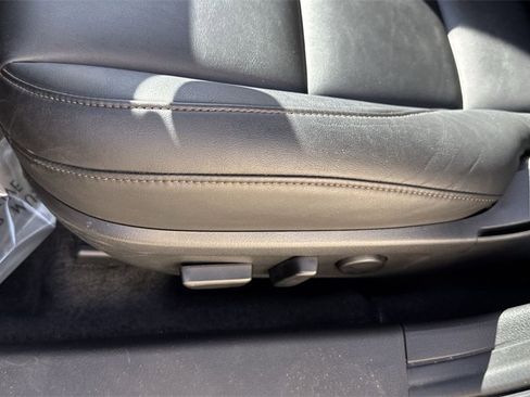 Certified 2022 MAZDA MAZDA3 s image 41