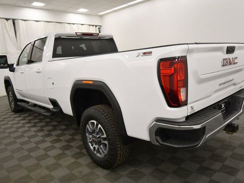 Used 2024 GMC Sierra 3500 SLE w/ SLE Convenience Package image 5