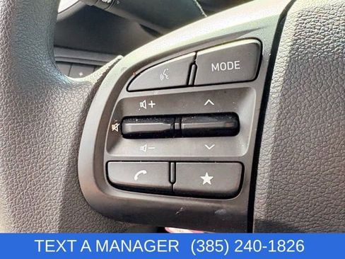 Used 2025 Hyundai Venue SE image 16