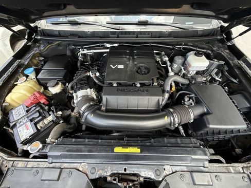 Used 2022 Nissan Frontier Pro-X RWD image 11