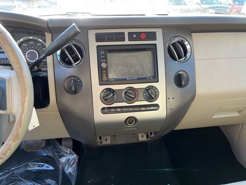 Used 2012 Ford Expedition XL image 12