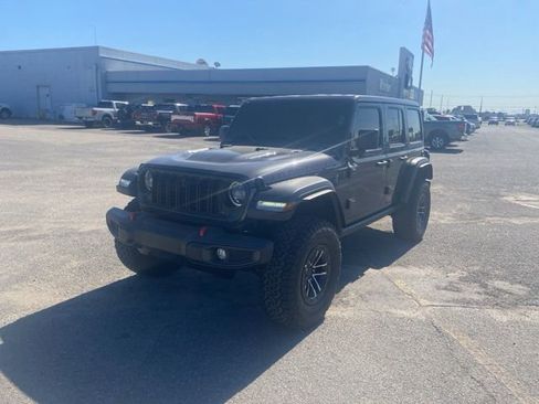 Used 2024 Jeep Wrangler Unlimited Rubicon w/ XTREMEE 35" Tire Package AWD/4WD image 2