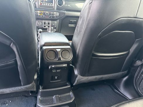 Used 2021 Jeep Wrangler Unlimited Sahara image 21