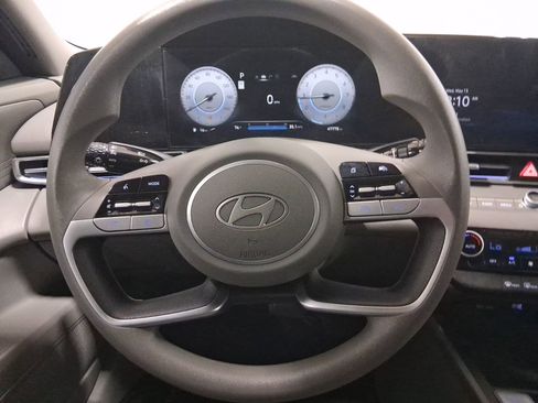 Used 2024 Hyundai Elantra SEL FWD image 21