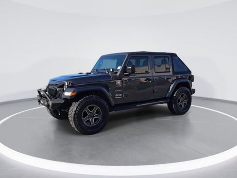 Used 2018 Jeep Wrangler Unlimited Sahara image 4