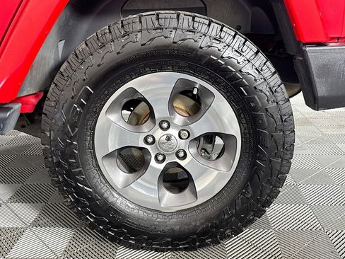 Used 2018 Jeep Wrangler Unlimited Sahara w/ Dual Top Group image 34