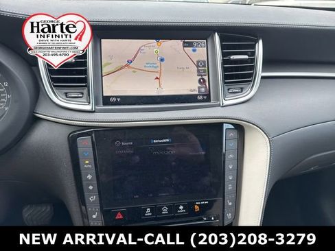 Certified 2023 INFINITI QX55 Essential image 9