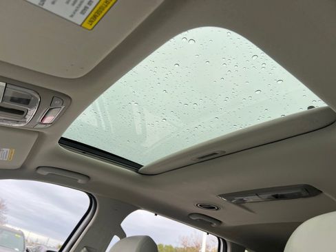 Used 2023 Kia Telluride EX w/ EX Captain's Chair Package image 21