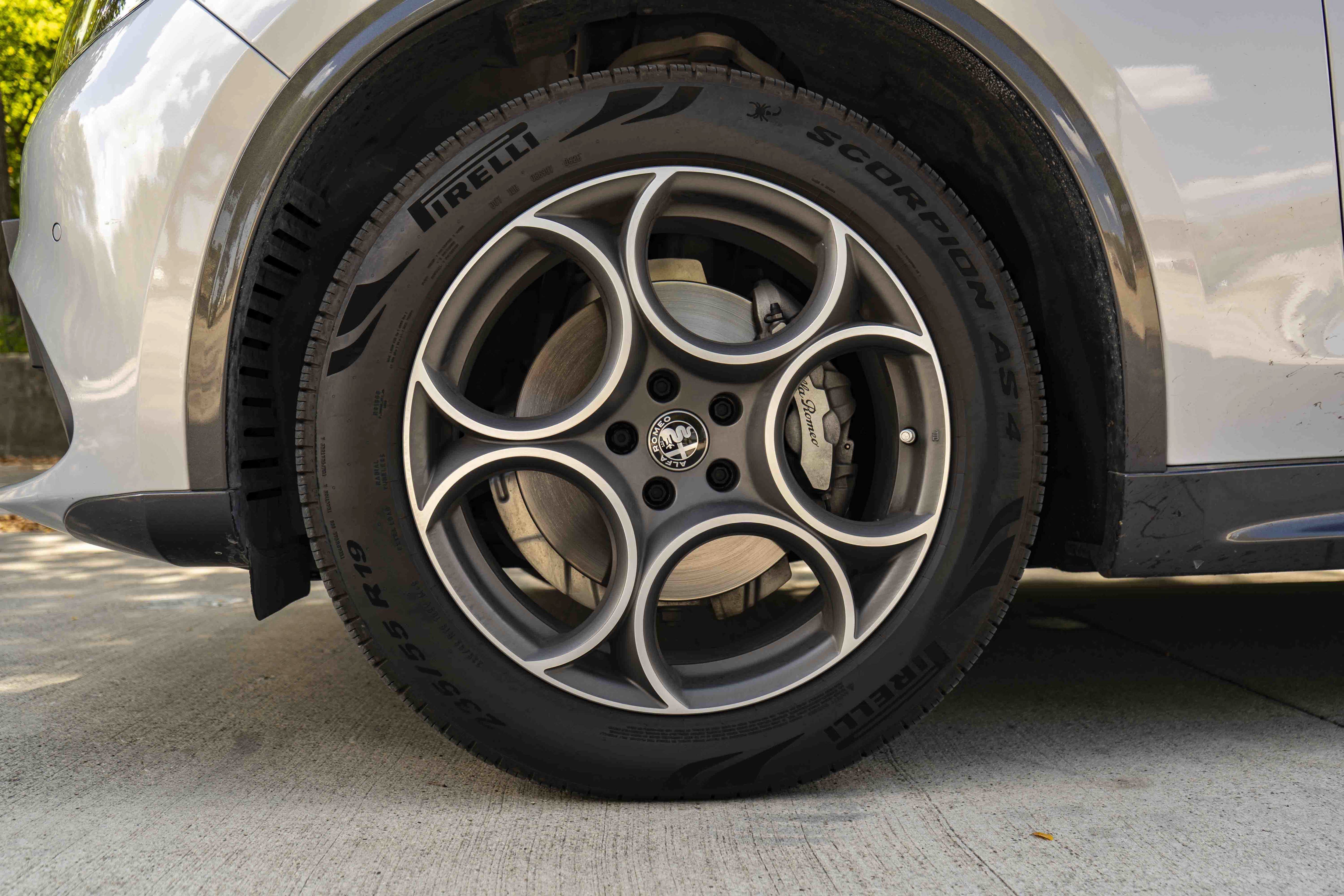Used 2022 Alfa Romeo Stelvio Ti AWD/4WD image 14