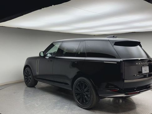 New 2026 Land Rover Range Rover Long Wheelbase SE image 4