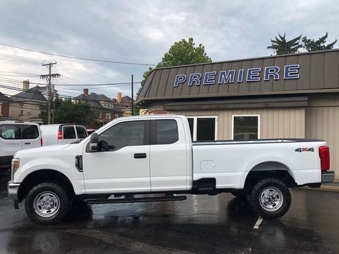 Used 2018 Ford F250 XL w/ Power Equipment Group AWD/4WD image 3