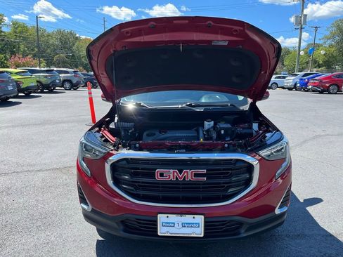 Used 2020 GMC Terrain SLE w/ Driver Convenience Package image 10