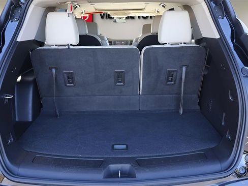 Used 2020 Buick Enclave Essence image 18