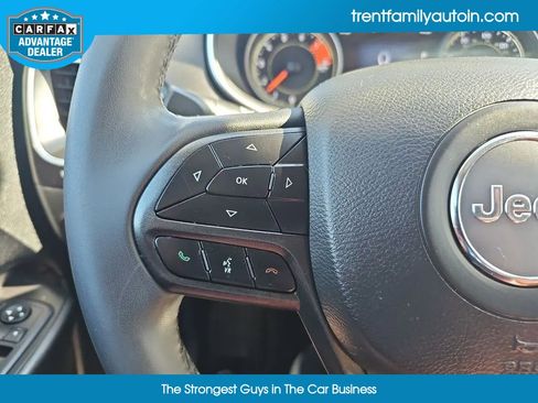 Used 2020 Jeep Cherokee Trailhawk image 22