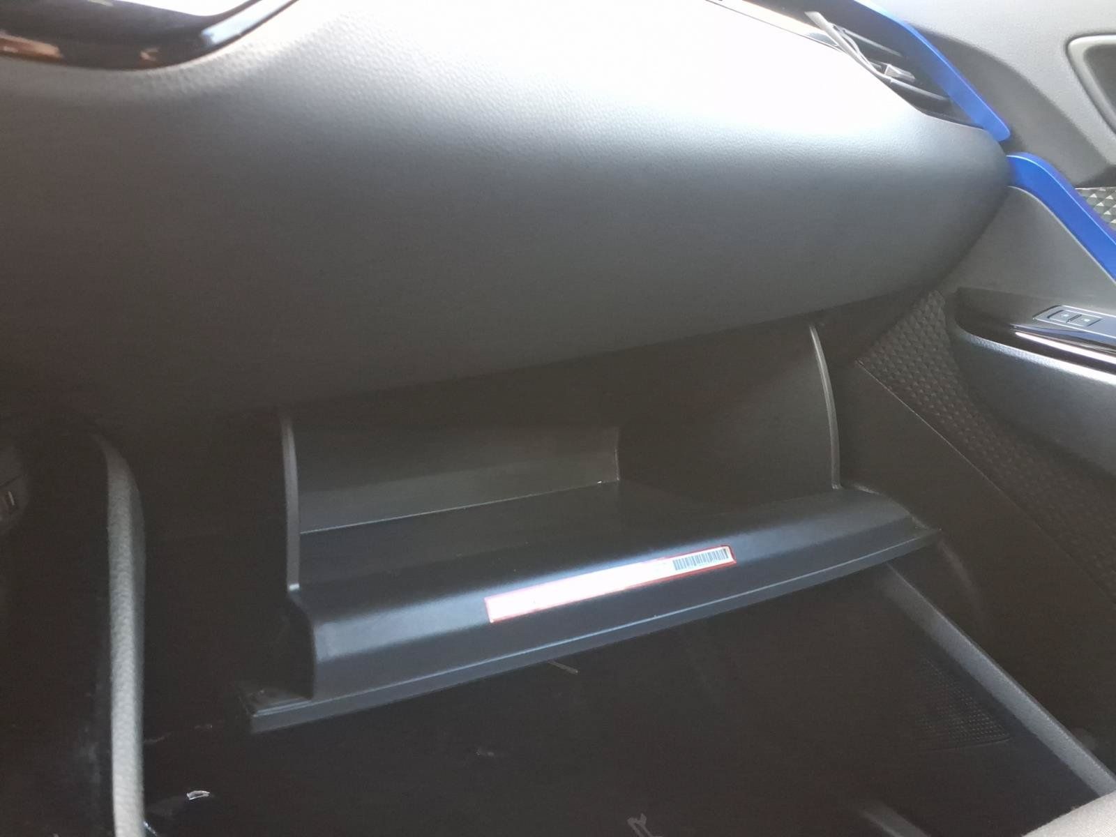 Used 2020 Toyota C-HR XLE FWD image 27