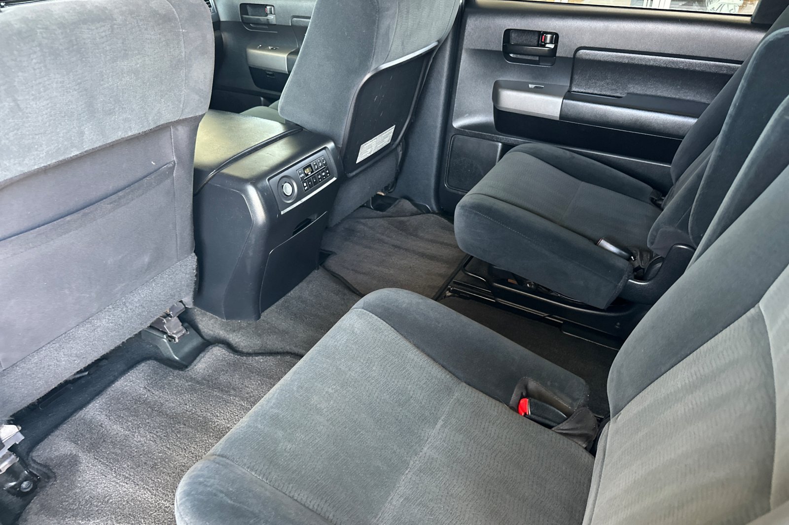 Used 2012 Toyota Sequoia SR5 w/ Sport Appearance Pkg RWD image 11