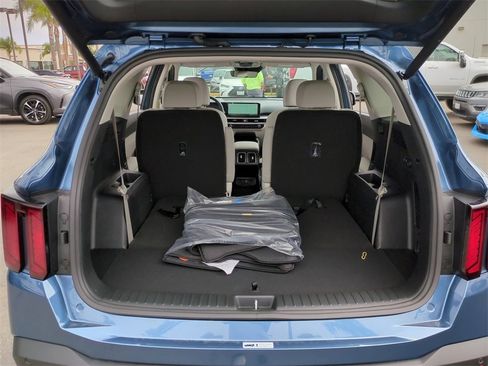 Certified 2025 Kia Sorento EX image 24