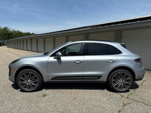Certified 2026 Porsche Macan AWD/4WD image 2