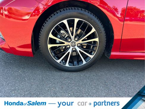 Used 2019 Toyota Camry SE w/ Carpet Mat Package FWD image 8