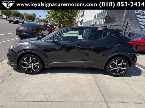 Used 2018 Toyota C-HR XLE FWD image 4