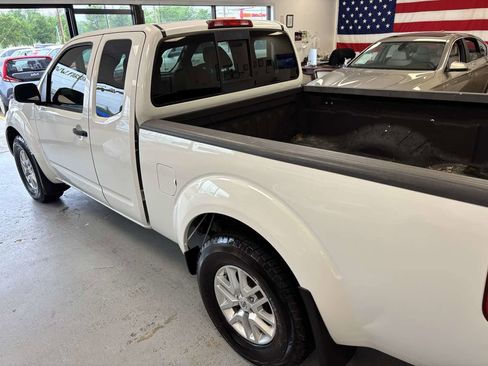 Used 2019 Nissan Frontier SV RWD image 11