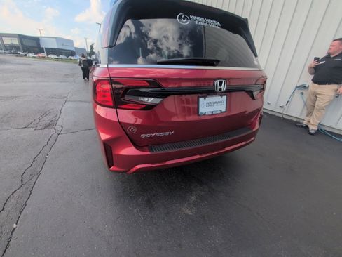 Used 2025 Honda Odyssey EX-L image 21