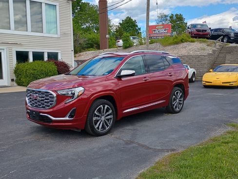 Used 2018 GMC Terrain Denali w/ Driver Alert Package II FWD image 1