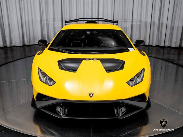 Used 2023 Lamborghini Huracan STO RWD image 3