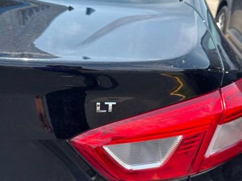 Used 2016 Chevrolet Cruze LT w/ Convenience Package FWD image 5