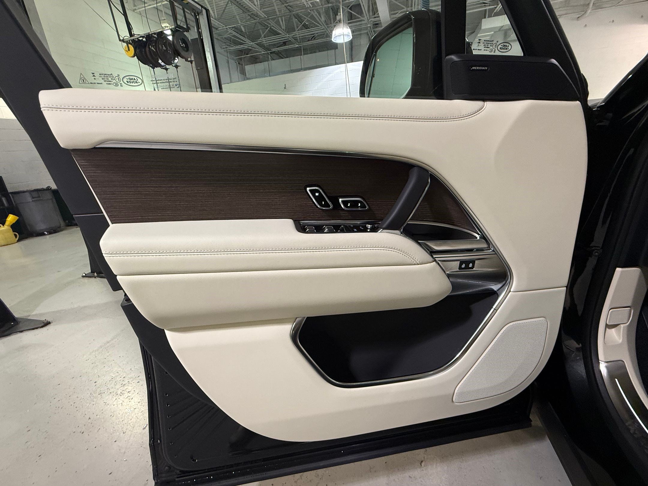 New 2026 Land Rover Range Rover SE AWD/4WD image 28