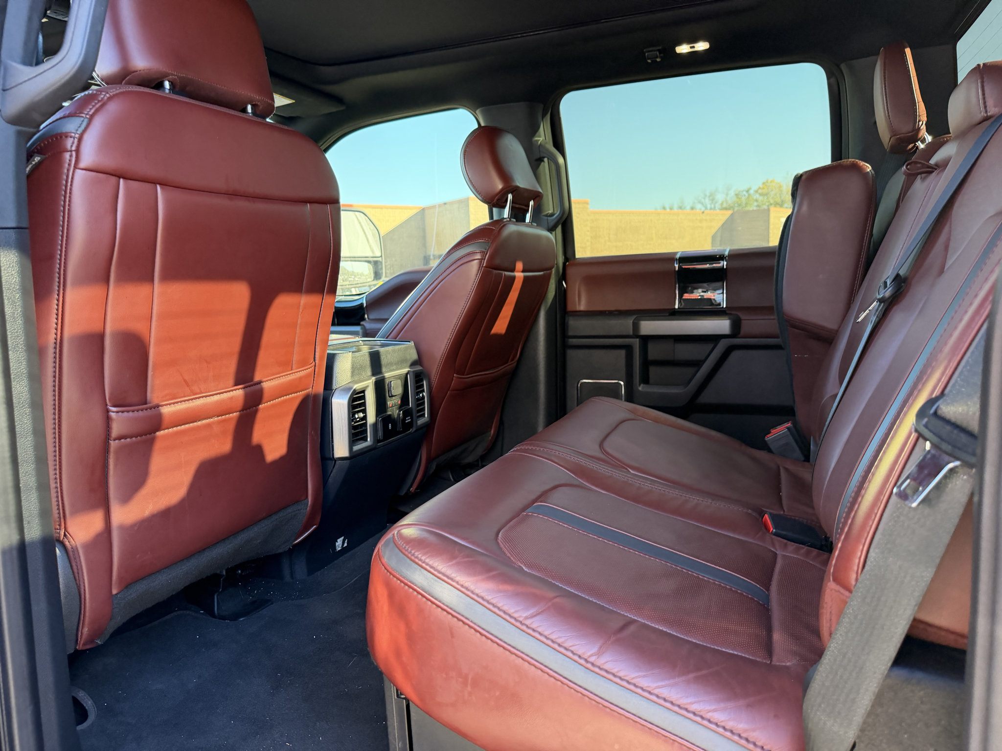 Used 2022 Ford F250 Platinum w/ FX4 Off-Road Package AWD/4WD image 7