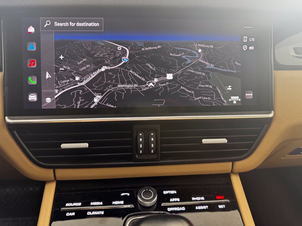 Used 2022 Porsche Cayenne AWD/4WD image 19
