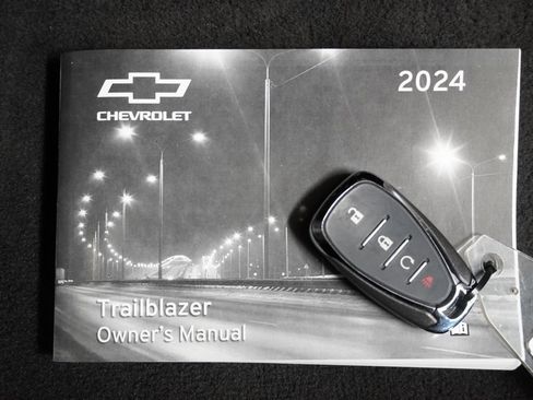 Certified 2024 Chevrolet TrailBlazer LT AWD/4WD image 17