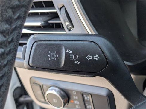 Used 2020 Ford Escape Titanium image 6