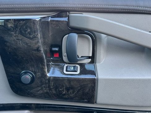 Used 2023 Chevrolet Express 2500 image 21