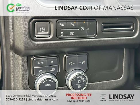 Used 2023 GMC Yukon SLT w/ SLT Premium Package AWD/4WD image 29
