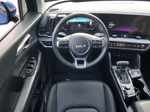 Used 2025 Kia Sportage SX image 13
