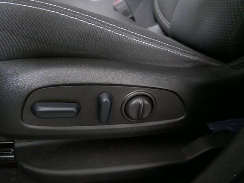 Used 2023 GMC Terrain SLE w/ Driver Convenience Package image 14