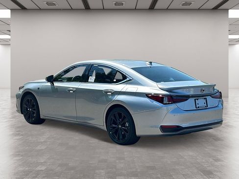 New 2025 Lexus ES 300h F Sport image 4