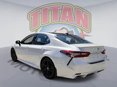 Used 2022 Toyota Camry XSE image 3