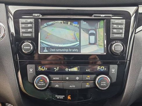 Used 2017 Nissan Rogue Sport SL FWD image 14