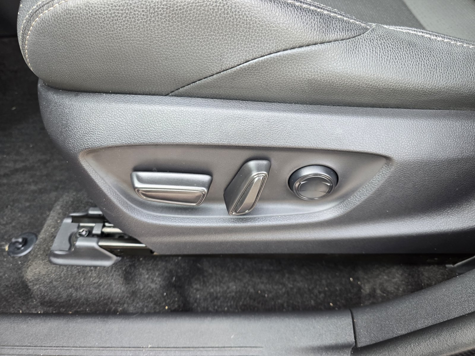 Used 2023 Subaru Solterra AWD image 17