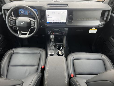 New 2025 Ford Bronco Badlands w/ Sasquatch Package image 2