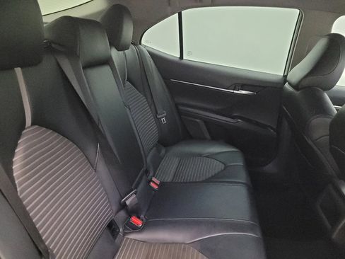 Used 2020 Toyota Camry SE image 19