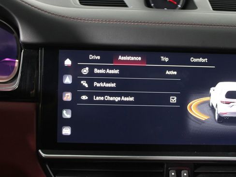 Used 2022 Porsche Cayenne Premium Pkg image 26