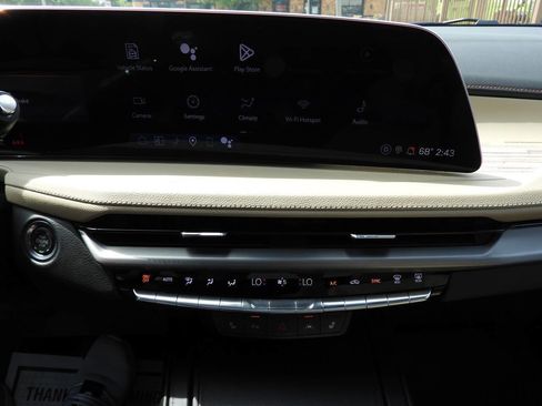 Used 2025 Cadillac XT4 Premium Luxury w/ Cold Weather Package AWD/4WD image 46