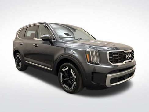 Certified 2023 Kia Telluride S w/ S Sunroof Package AWD/4WD image 3