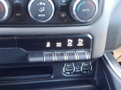Used 2020 RAM 1500 Big Horn AWD/4WD image 18